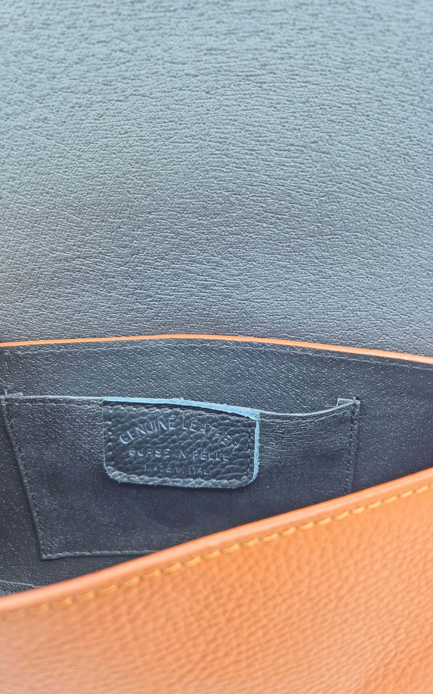 Sac à bandoulière demi-lune en cuir Paco ~ Camel