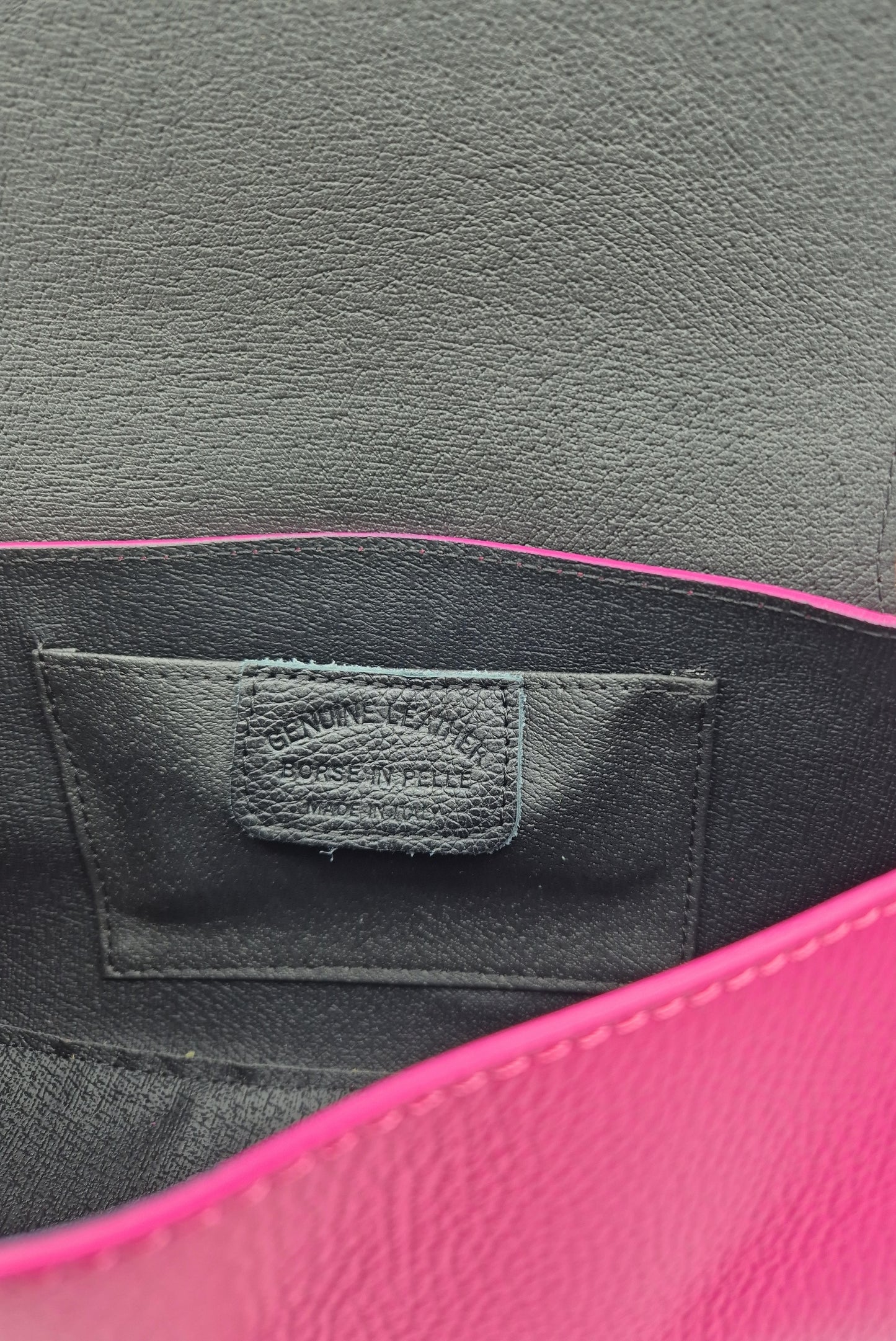 Sac à bandoulière demi-lune en cuir Paco ~ Fushia