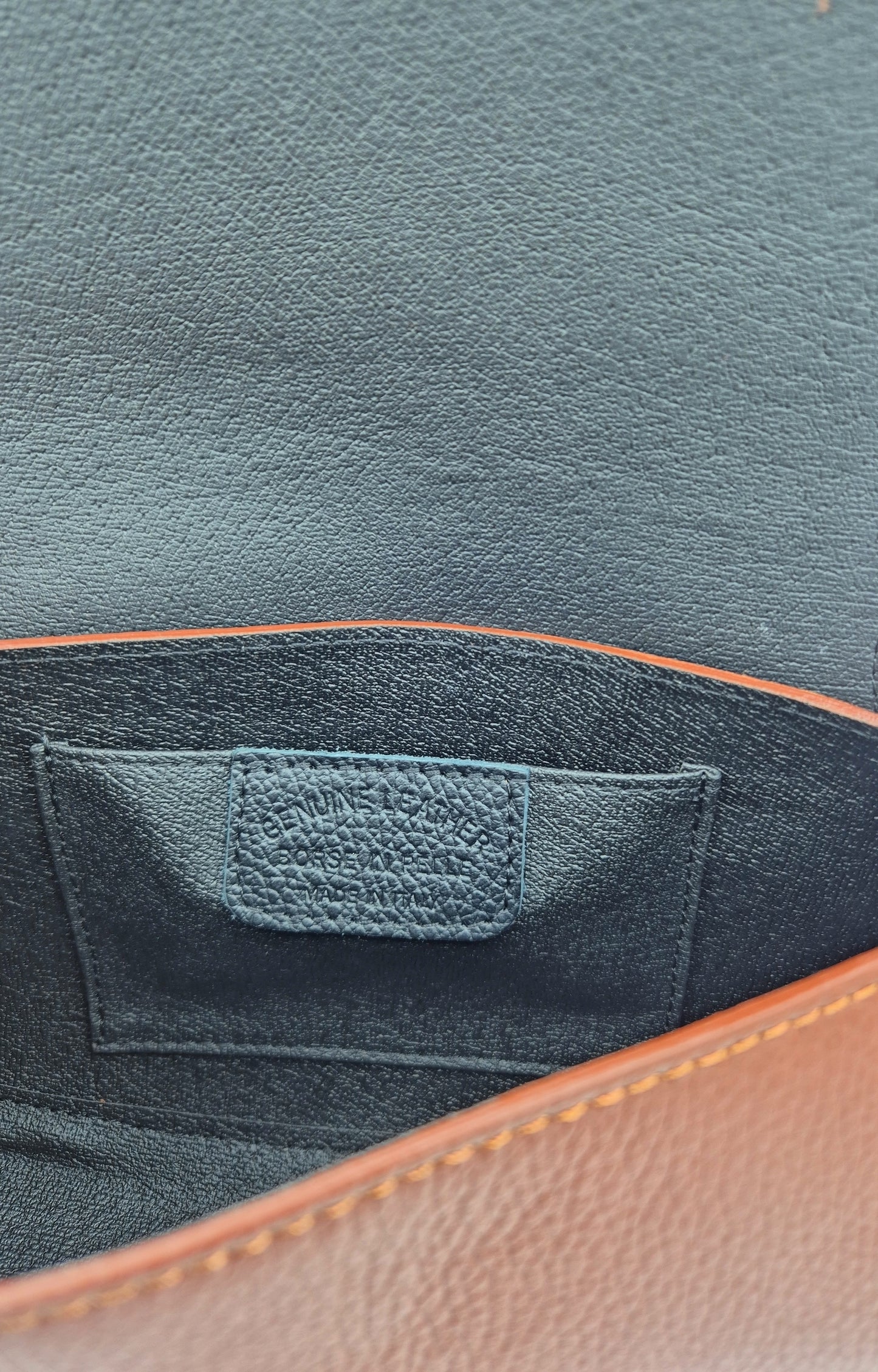 Sac à bandoulière demi-lune en cuir Paco ~ Marron