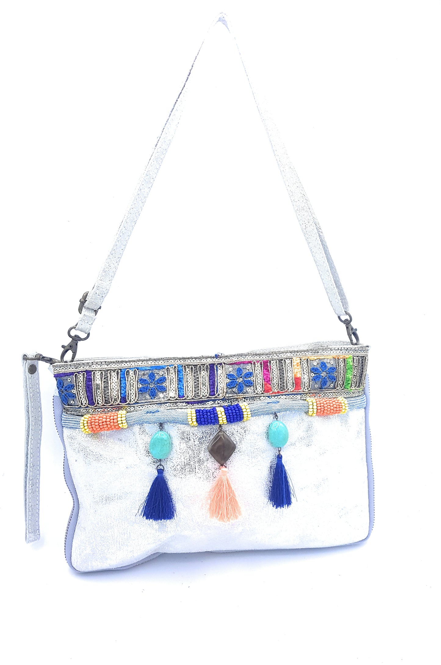 Sac pochette Cherokee en cuir irisé avec broderies et perles ~ Argenté