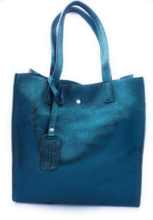 Dena shopper bag in iridescent leather ~ Duck blue