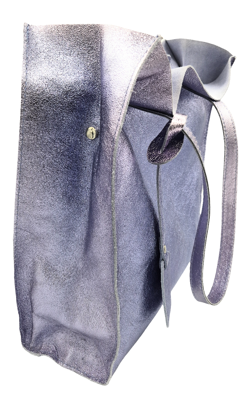 Dena shopper bag in iridescent leather ~ Lavender