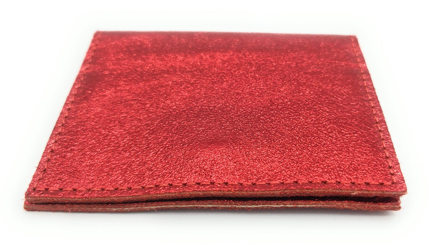 Porte-cartes Asha en cuir irisé italien ~ Rouge