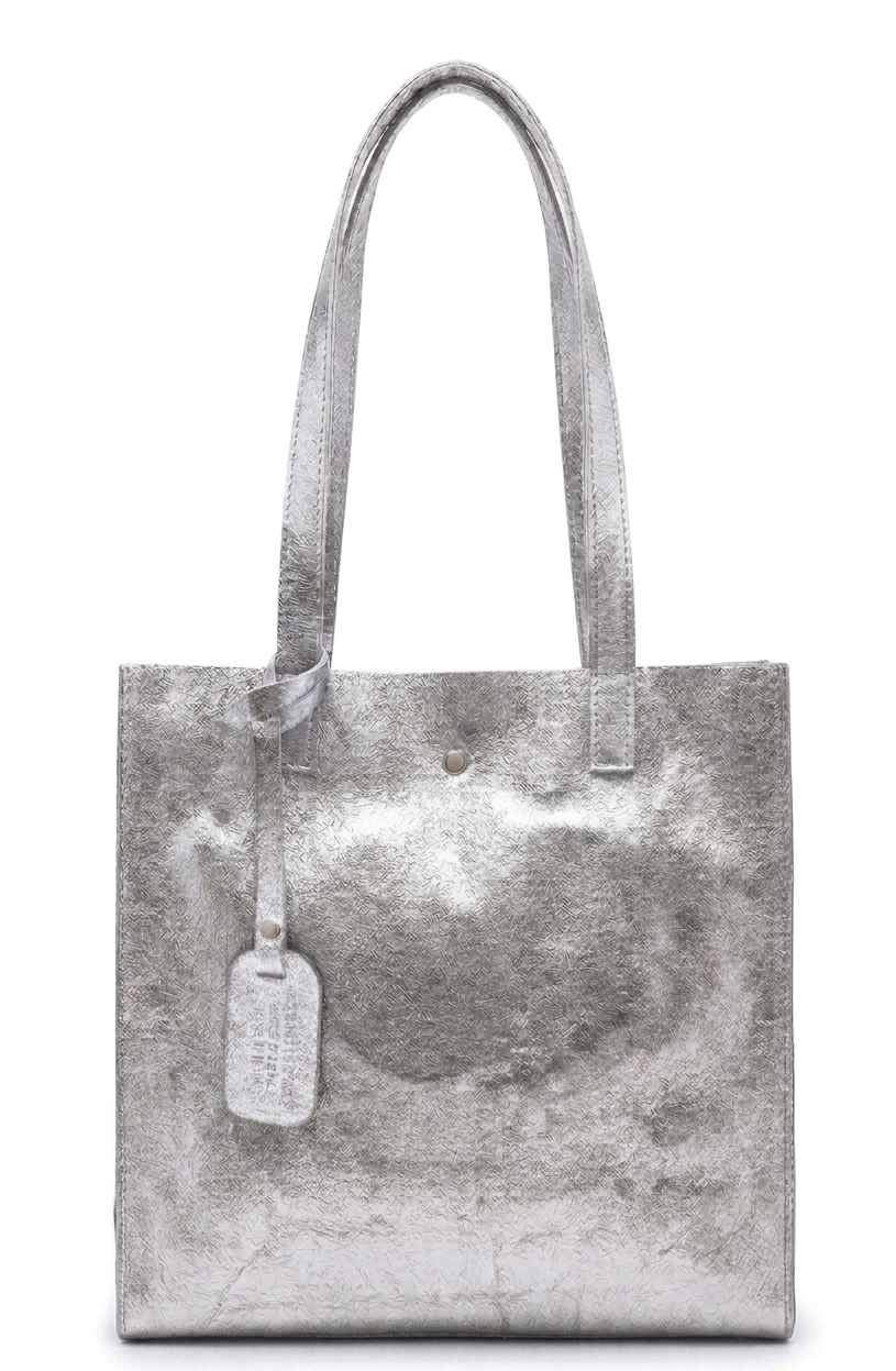 Dena shopper bag in iridescent leather ~ Silver
