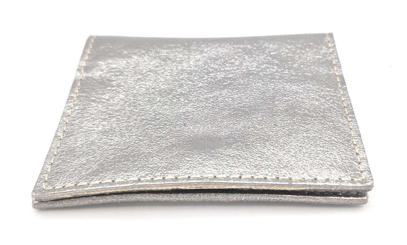 Porte-cartes Asha en cuir irisé italien ~ Argenté